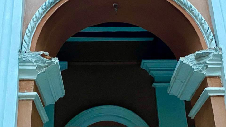 বিশেষজ্ঞ মূল্যায়ন ছাড়াই বড় সরদার বাড়ি মেরামতের অভিযোগ, কাজ স্থগিতের দাবি