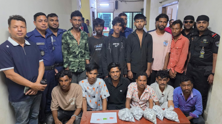 ফতুল্লায় যৌথ অভিযানে ইয়াবা-গাঁজাসহ গ্রেফতার ১২