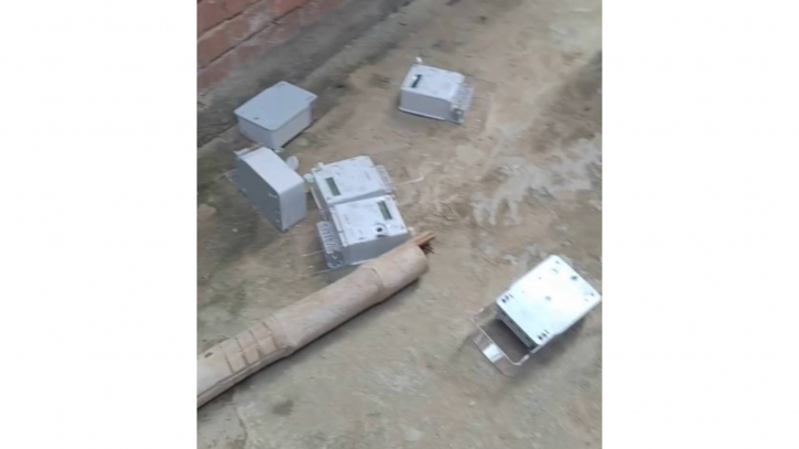 নারায়ণগঞ্জে জনতার বিদ্যুতের প্রিপেইড মিটার ভাঙচুর
