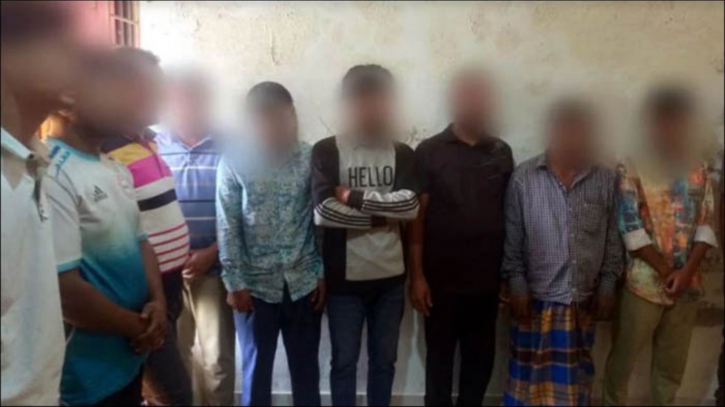 চোরাচালানের সাথে জড়িত ৯ জন আটক