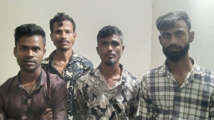 আড়াইহাজা‌রে পৃথক অ‌ভিযানে ৩০ পিস ইয়াবাসহ ৪ জন গ্রেপ্তার