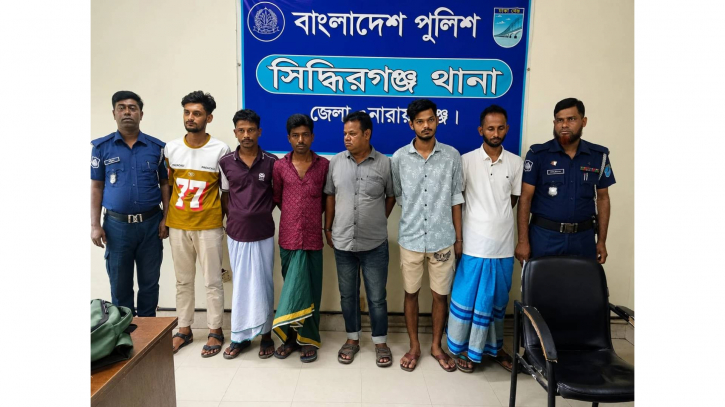 সিদ্ধিরগঞ্জে ২ মাদক কারবারি গ্রেফতার, বিভিন্ন মামলায় আরও ১১ জন আটক
