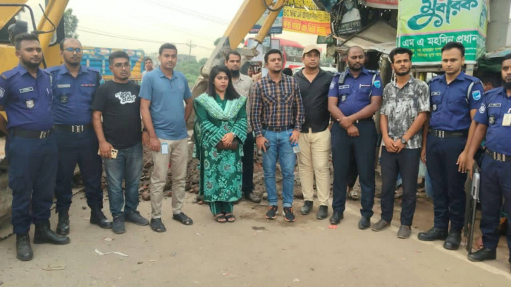 বন্দরে অবৈধ গ্যাস সংযোগ বিচ্ছিন্ন, বেকারিকে জরিমানা