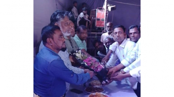 রূপগঞ্জে তারাব পৌরসভার মেয়র পদপ্রার্থীর পূজা মণ্ডপ পরিদর্শন 
