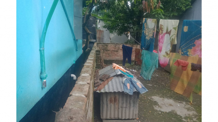 বন্দরে দেওয়াল নির্মাণ করে রাস্তা বন্ধের অভিযোগ