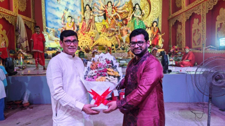 সোনারগাঁয়ে দুর্গাপূজার মণ্ডপ পরিদর্শনে ভারতের উপ-হাইকমিশনার