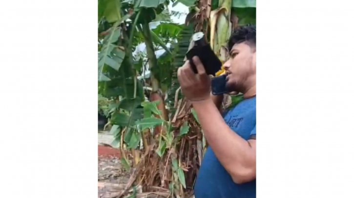 এক হাতে মোবাইল, অন্য হাতে অস্ত্র, ভাইরাল ছাত্রদল নেতার ভাই শান্ত