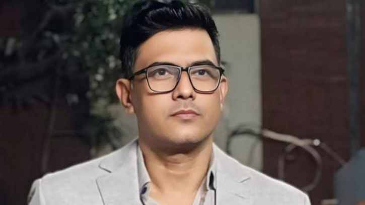 স্বচ্ছ রাজনীতির ধারায় জনপ্রিয়তার শীর্ষে রাজীব