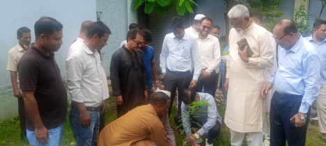 নারায়ণগঞ্জে সরকারি গাড়িচালক সমিতির ৩ দিনব্যাপী বৃক্ষরোপণ কর্মসূচি 