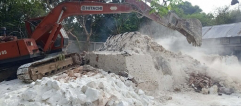 ৪টি চুনা কারখানা গুঁড়িয়ে দিল তিতাস