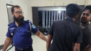 আড়াইহাজারে ছাত্রলীগ নেতাকে পুলিশে দিলো ছাত্রদল আড়াইহাজারে ছাত্রলীগ নেতাকে পুলিশে দিলো ছাত্রদল