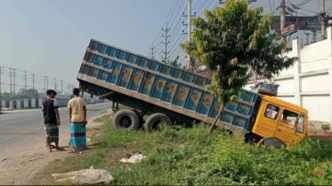 আড়াইহাজারে ট্রাক-অটোরিকশা সংঘর্ষে নিহত ১, আহত ৬