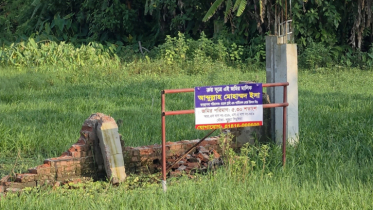 চাঁদা না পেয়ে নির্মাণকাজে বাধা, ভাঙচুর চালিয়ে জমি দখলের চেষ্টা