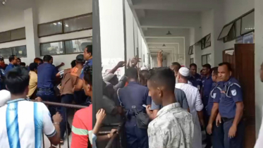 নারায়ণগঞ্জে বুলবুল হত্যার ঘটনায় আদালতে জনরোষে সিফাত বাহিনী নারায়ণগঞ্জে বুলবুল হত্যার ঘটনায় আদালতে জনরোষে সিফাত বাহিনী