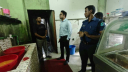 আড়াইহাজারে ঢাকা কাবাব হোটেলকে জরিমানা আড়াইহাজারে ঢাকা কাবাব হোটেলকে জরিমানা