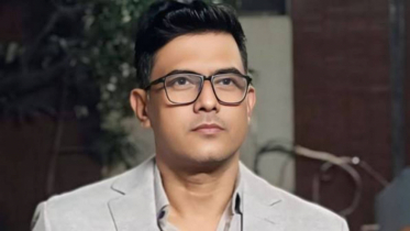 স্বচ্ছ রাজনীতির ধারায় জনপ্রিয়তার শীর্ষে রাজীব