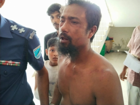 সিদ্ধিরগঞ্জে নারী শিক্ষার্থীকে শ্লীলতাহানির অভিযোগে গণপিটুনির পর পুলিশে সোপর্দ