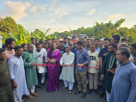 আমরা ঘরে বসে নেই, জনগণের পাশেই আছি: এমপি আবুল কালাম