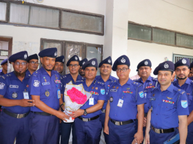 নারায়ণগঞ্জ সদর কোর্ট পরিদর্শনে অ্যাডিশনাল ডিআইজি সায়ফুজ্জামান ফারুকী নারায়ণগঞ্জ সদর কোর্ট পরিদর্শনে অ্যাডিশনাল ডিআইজি সায়ফুজ্জামান ফারুকী
