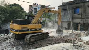 সোনারগাঁয়ে তিতাসের অভিযান: অবৈধ ৫টি চুনা কারখানা গুঁড়িয়ে দেয়া হয়েছে তবে অধরাই মূল অপরাধীরা