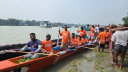 রূপগঞ্জে ঐতিহ্যবাহী নৌকা বাইচ দেখতে লাখো মানুষের ঢল রূপগঞ্জে ঐতিহ্যবাহী নৌকা বাইচ দেখতে লাখো মানুষের ঢল