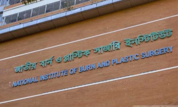 আগুনে নিভে গেলো একই পরিবারের ৪ জনের প্রাণ