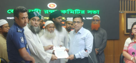 বুলবুল হত্যার বিচার ও পরিবারের সহায়তার দাবিতে ডিসিকে স্মারকলিপি