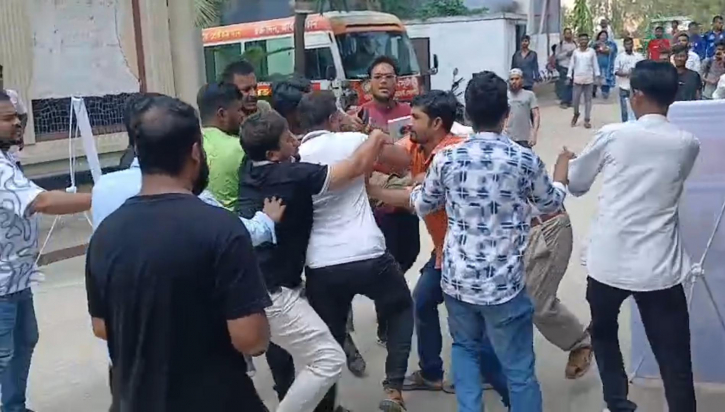 না.গঞ্জে ‎ওয়ার্ড বিএনপির সভাপতিকে পেটালেন যুবদলের নেতাকর্মীরা