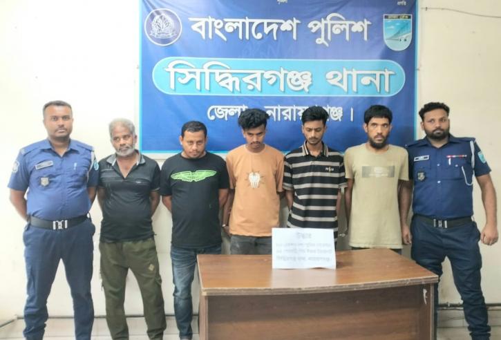 না.গঞ্জে ইয়াবা ও হেরোইনসহ গ্রেপ্তার ৫ 