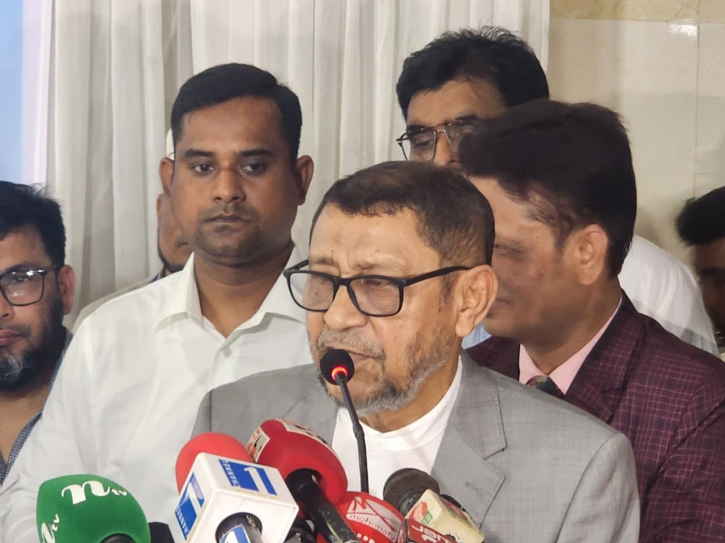 নারায়ণগঞ্জে ভিক্টোরিয়া হাসপাতালের পরিবেশ নিয়ে ক্ষুব্ধ স্বাস্থ্যমন্ত্রী