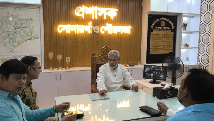 নাগরিক সেবা নিশ্চিতে সোনারগাঁ পৌরসভা পরিদর্শনে এমপি মান্নান