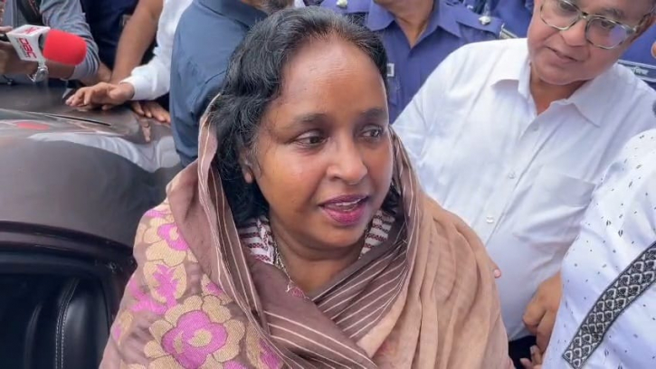 আদালতে হাজিরা দিলেন আইভী