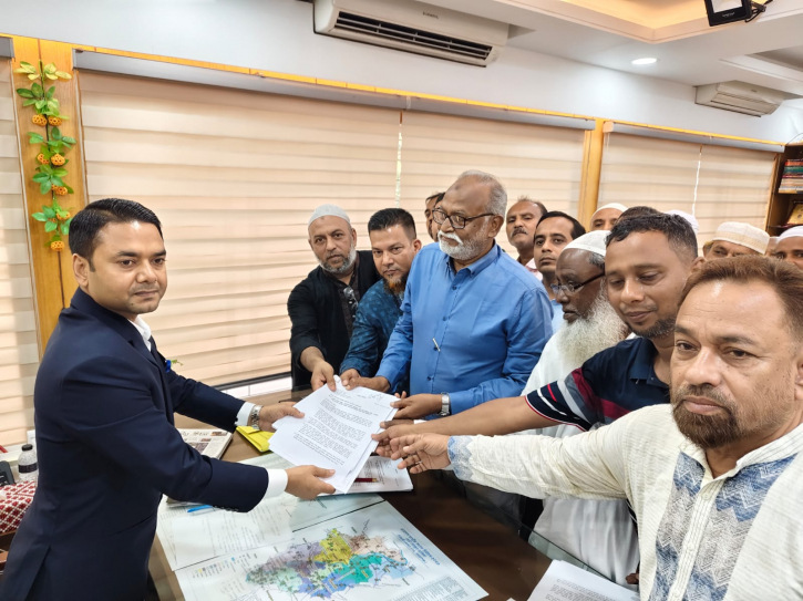গাজীর দখল থেকে মাদ্রাসার জমি দখলমুক্ত করতে প্রধানমন্ত্রী বরাবর তৈমূরের স্বারকলিপি 