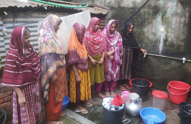 রূপগঞ্জে খাবার পানির জন্য হাহাকার, চরম দুর্ভোগে লাখো মানুষ