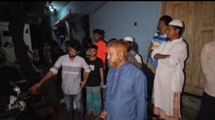 রূপগঞ্জে সাবেক সেনা কর্মকর্তার বসতবাড়িতে সন্ত্রাসী হামলা ভাংচুর লুটপাট