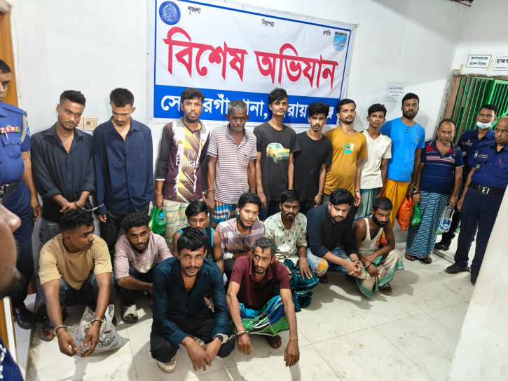 পুলিশের অভিযানে ধর্ষণ ও ছিনতাইকারীসহ গ্রেফতার ১৯