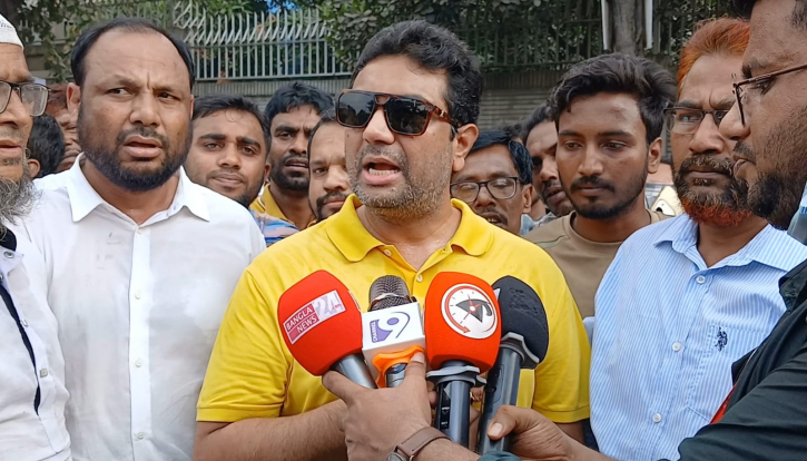তারেক রহমানকে শুভেচ্ছা জানাতে রাতেও আজাদের শোডাউন, আনুগত্য ও রাজপথের পরীক্ষিত নেতৃত্বের অনন্য দৃষ্টান্ত