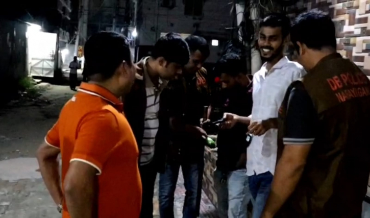 নারায়ণগঞ্জে বিশেষ অভিযানে গ্রেপ্তার ৯৮