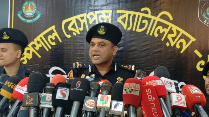 নারায়ণগঞ্জে অস্ত্র-গুলি ও হিরোইনসহ শীর্ষ সন্ত্রাসী সোহেল খন্দকার গ্রেপ্তার