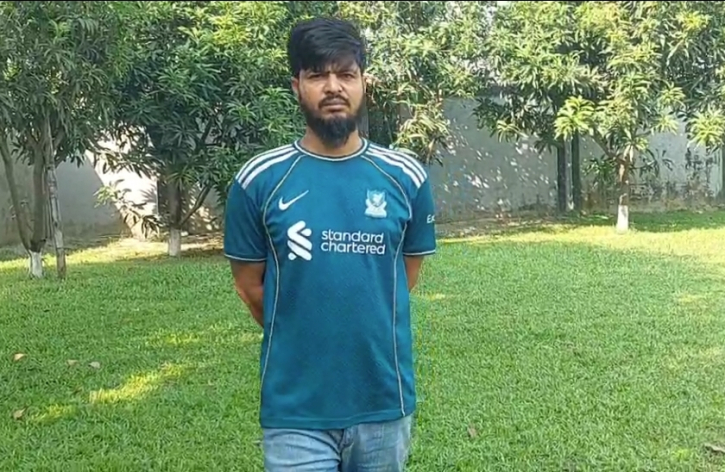 নারায়ণগঞ্জে সাহেব আলী হত্যা মামলার মূল ঘাতক অস্ত্রসহ গ্রেপ্তর