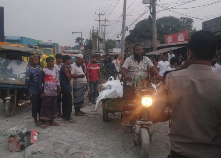 বন্দরে বাস-ট্রাকের সংঘর্ষে প্রাণ গেল বাবা-ছেলের, আহত ৫